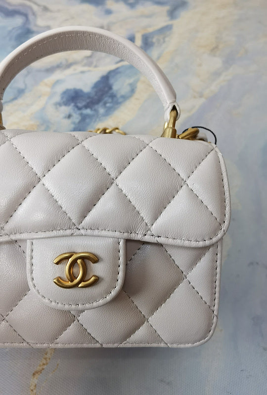 Wellow Bags - Chanel - Bags  - 340