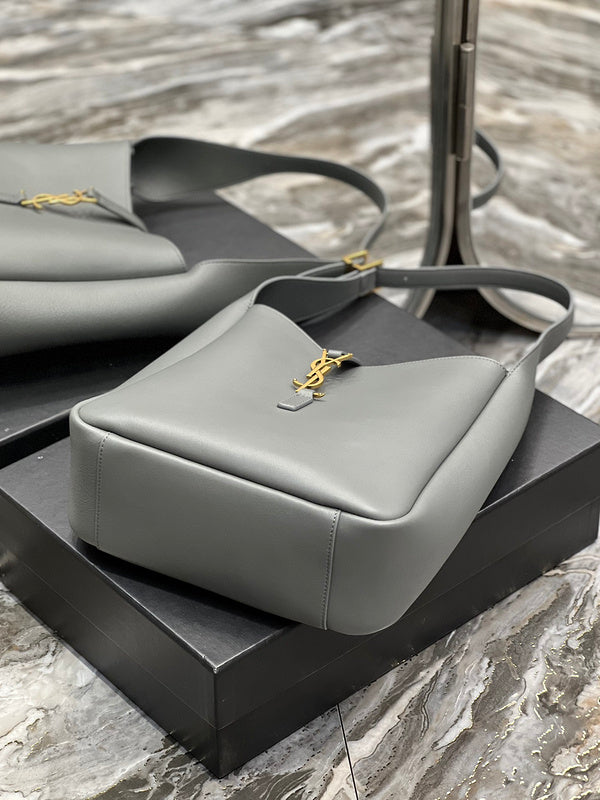 Amelia - YSL Bag - 2487