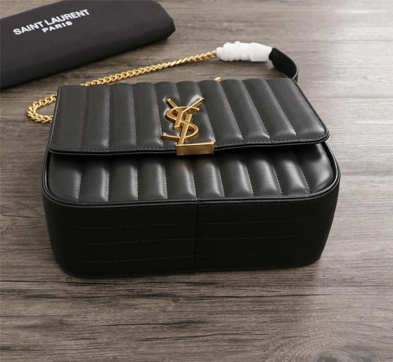 Amelia - YSL Bag - 2910