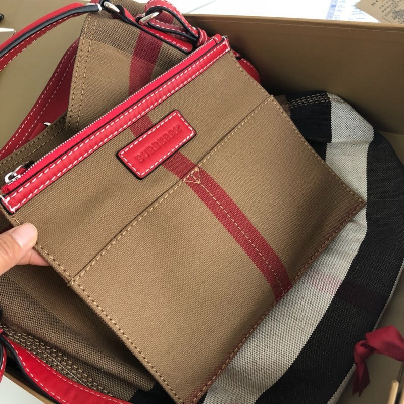 Burberry Bags - Bagsattire   436