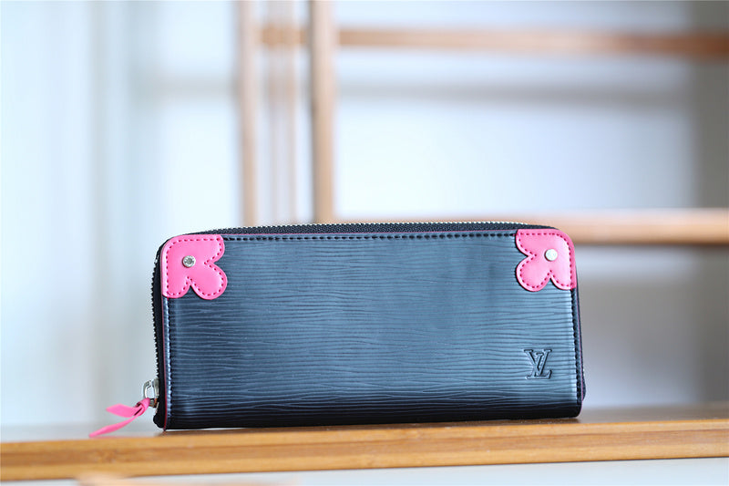 Fan Fashion Lu-Vi bags - 9405