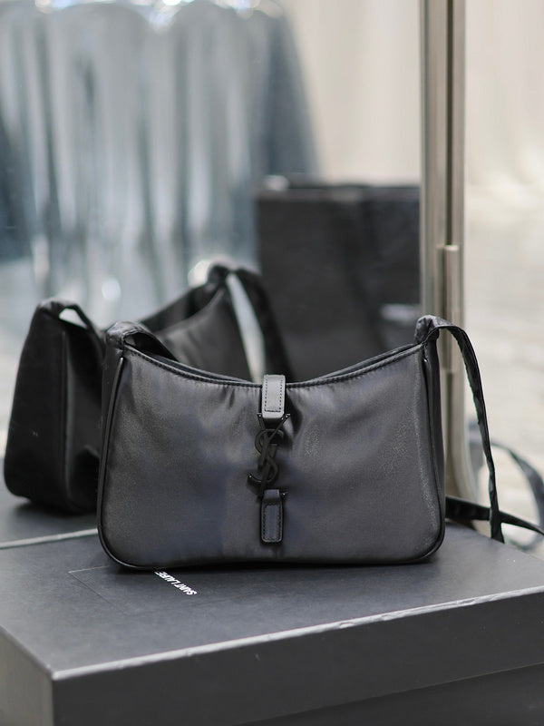 Amelia - YSL Bag - 1928