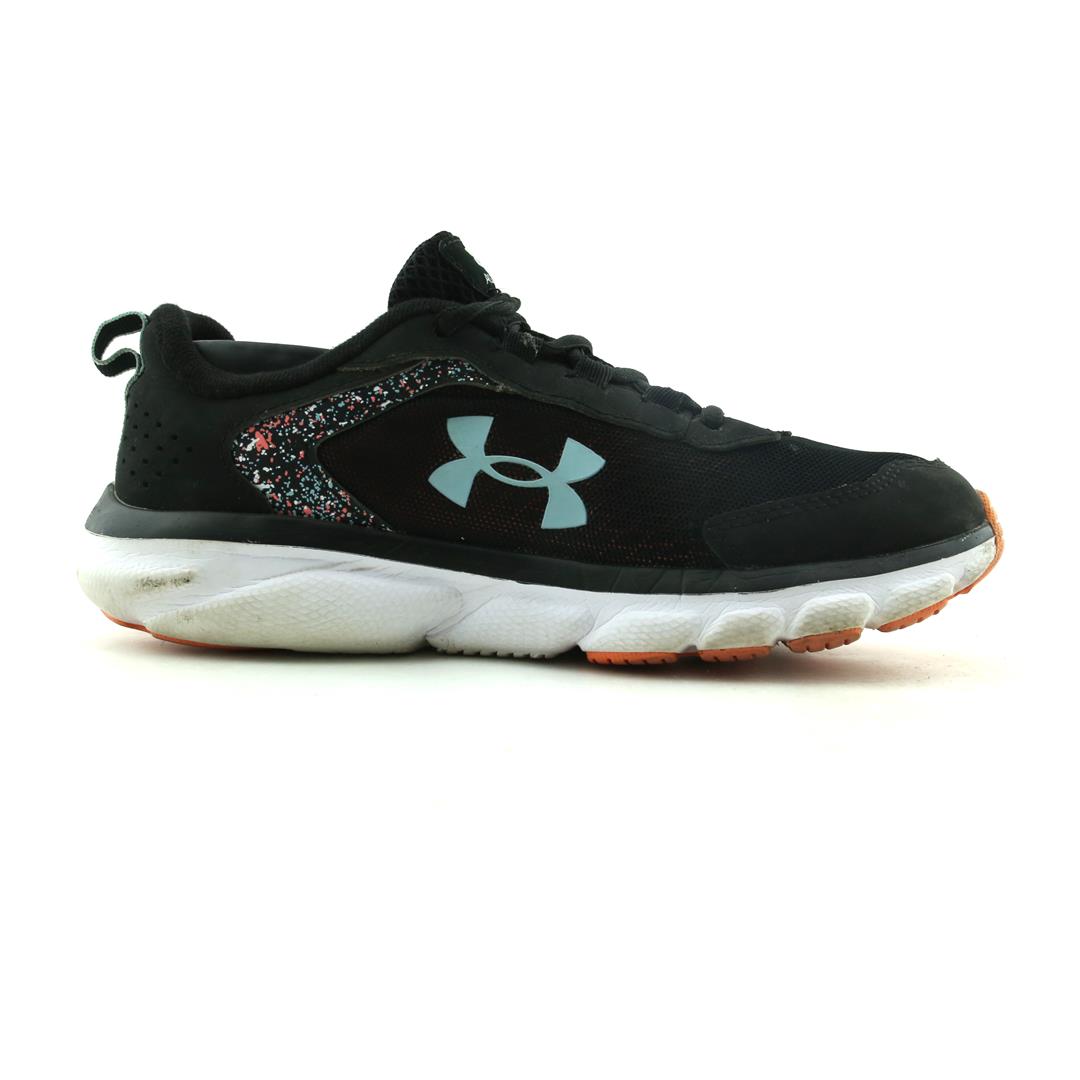 UNDER ARMOUR ASSERT 9