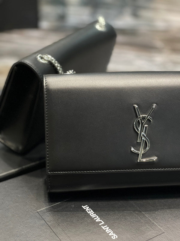 Amelia - YSL Bag - 1943
