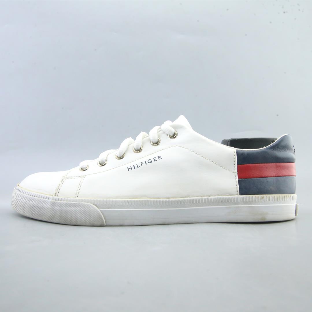 TOMMY HILFIGER .