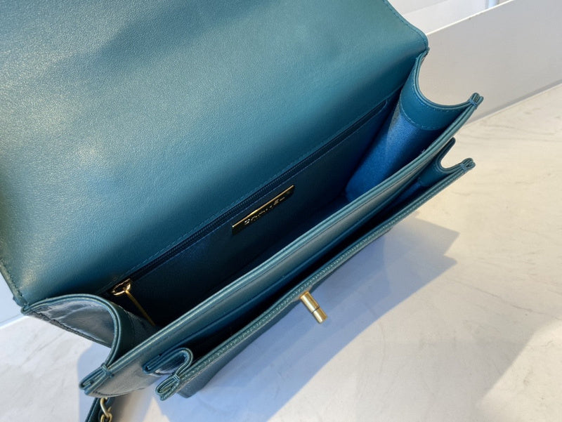 Wellow Bags - Chanel - Bags  - 556