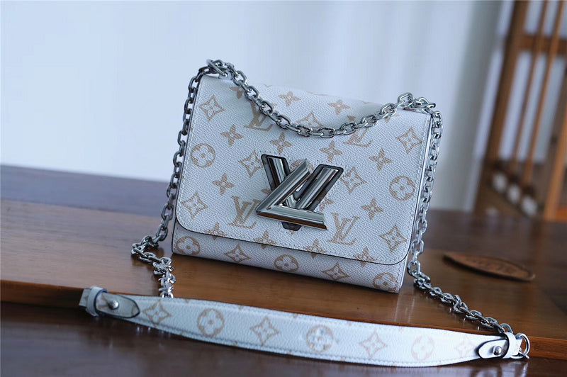 Fan Fashion Lu-Vi bags - 8443