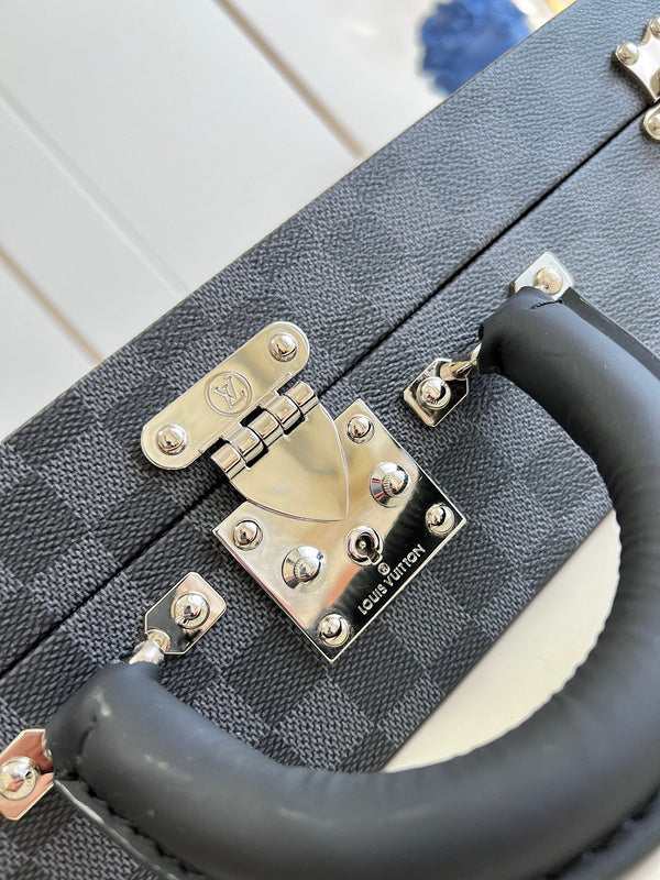 Fan Fashion Lu-Vi bags - 9505