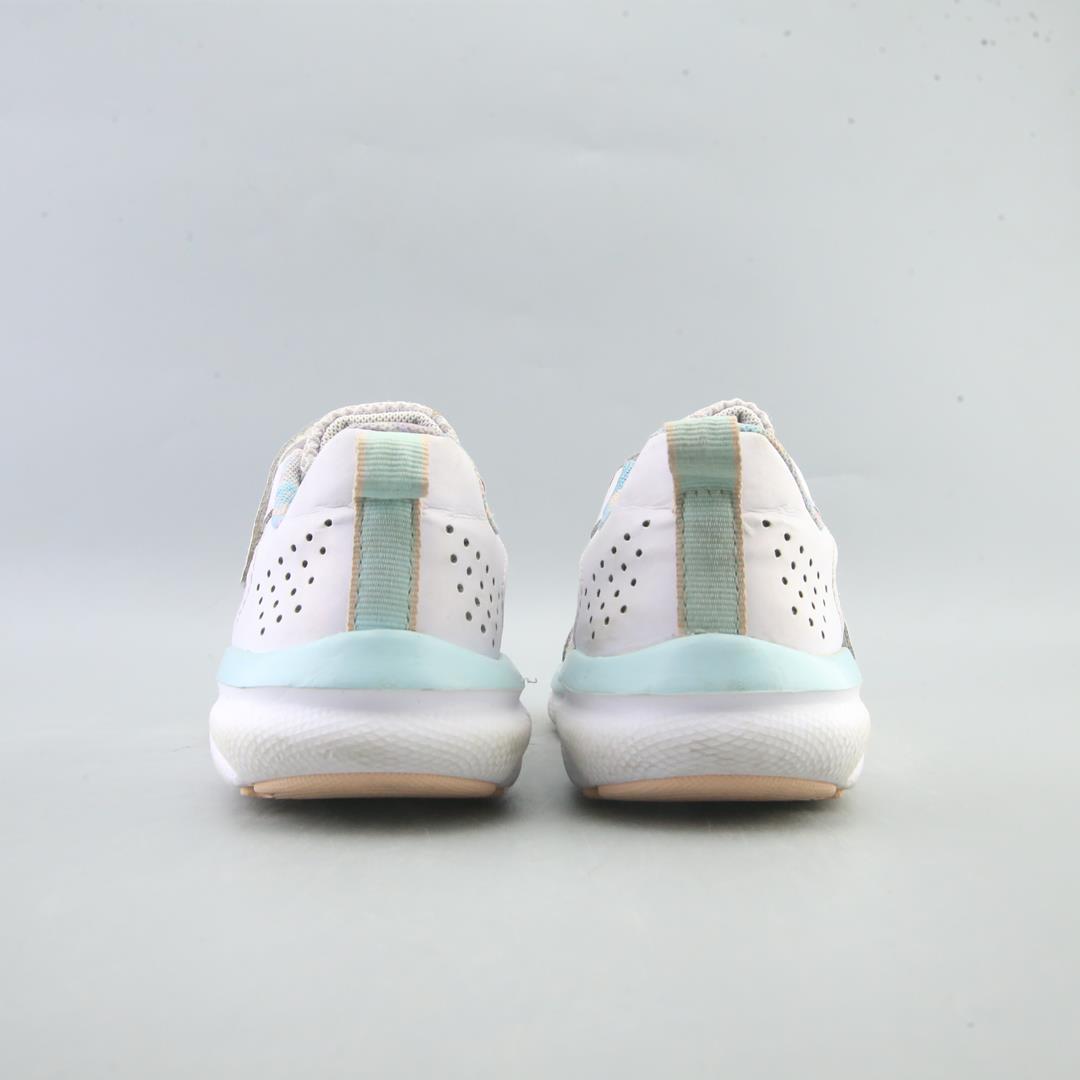 UNDER ARMOUR  ASSERT 9