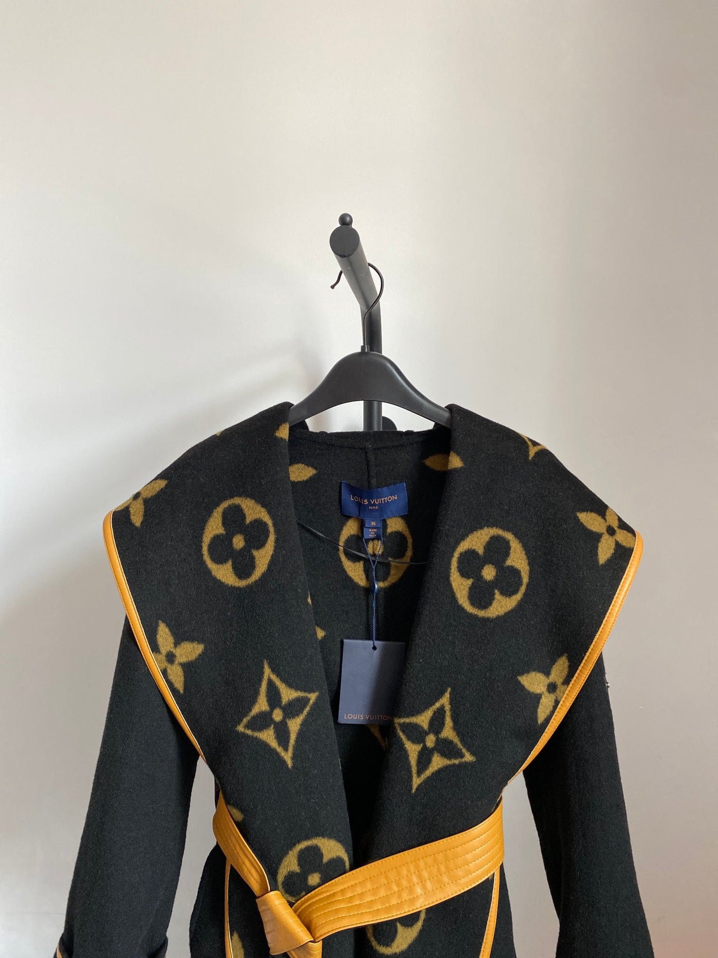 Luxury Louis Vuitton  Wrap Coat 031