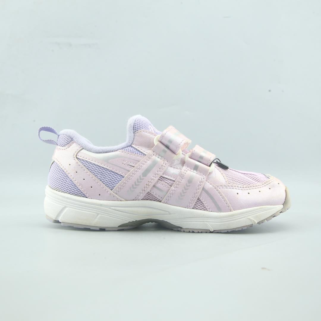 ASICS .