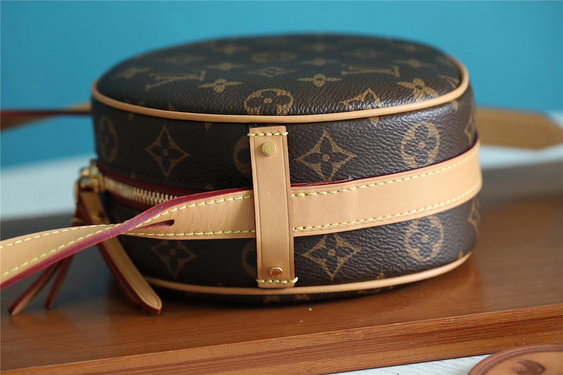 Fan Fashion Lu-Vi bags - 8317