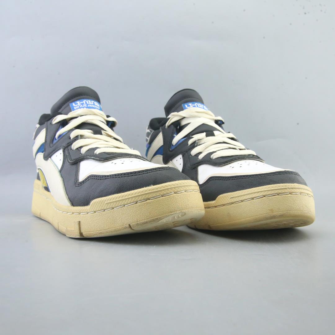 LI-NING .