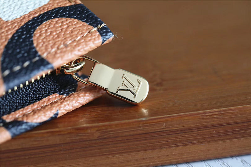 Fan Fashion Lu-Vi bags - 9040