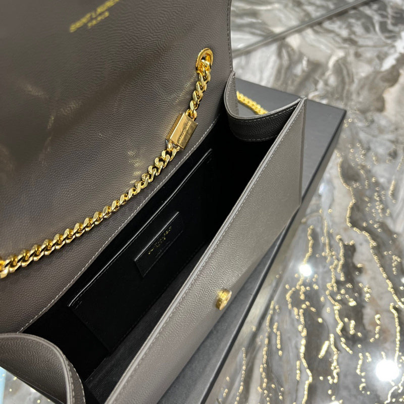 Amelia - YSL Bag - 1947