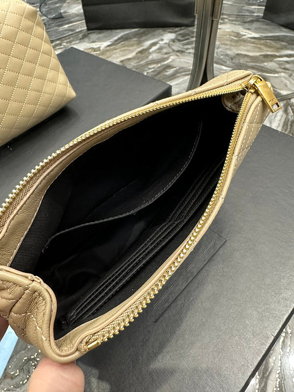 Amelia - YSL Bag - 2515