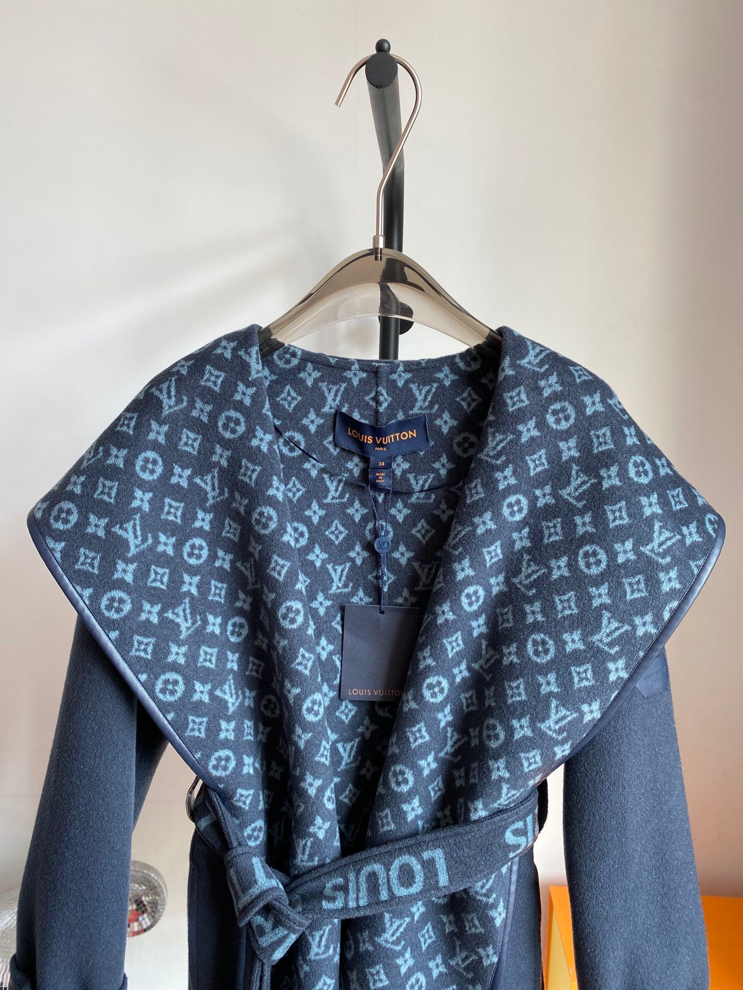 Luxury Louis Vuitton  Wrap Coat 039