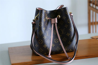 Fan Fashion Lu-Vi bags - 8578