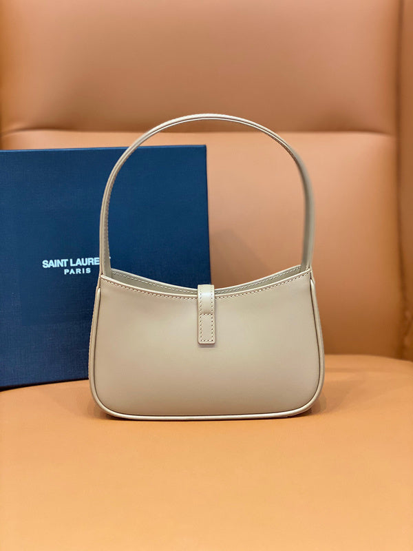 Amelia - YSL Bag - 1987