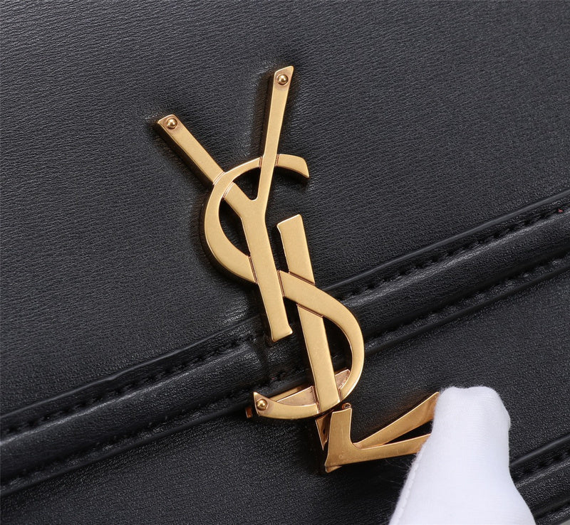 Amelia - YSL Bag - 2136