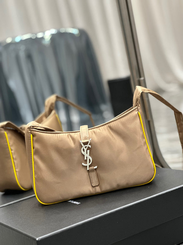 Amelia - YSL Bag - 1925