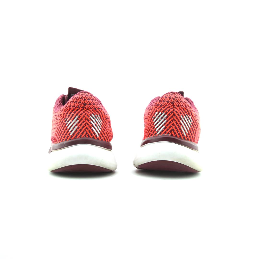 UNDER ARMOUR CHARGED LIGHTNING
