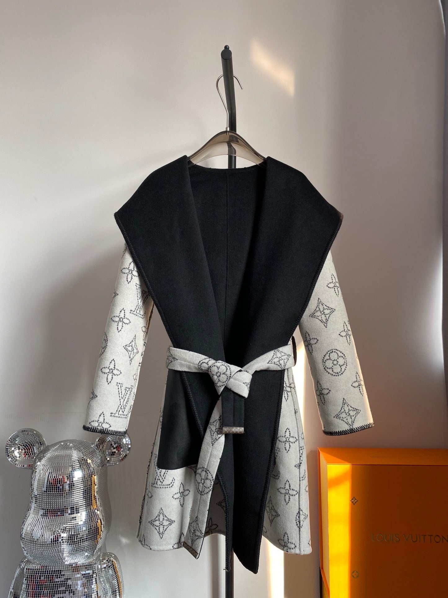 Luxury Louis Vuitton  Wrap Coat 023