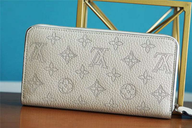 Fan Fashion Lu-Vi bags - 8985