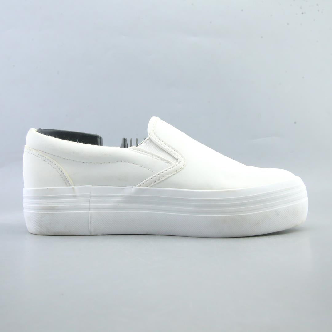 COMFORT WEAR .