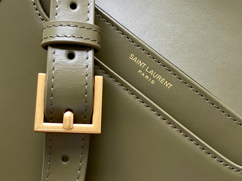Amelia - YSL Bag - 3751