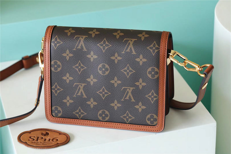 Fan Fashion Lu-Vi bags - 8138