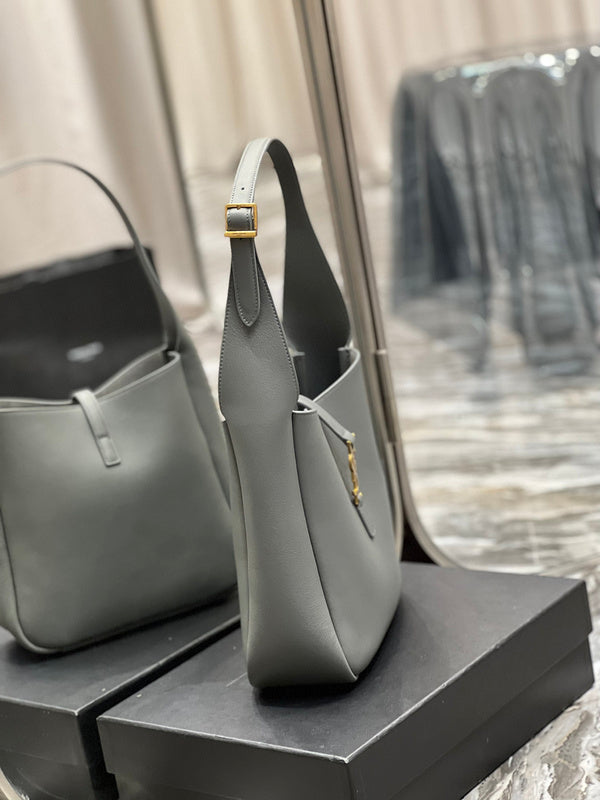 Amelia - YSL Bag - 2487