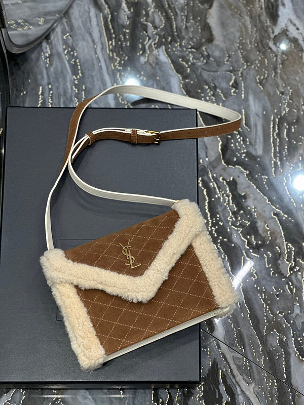 Amelia - YSL Bag - 3934
