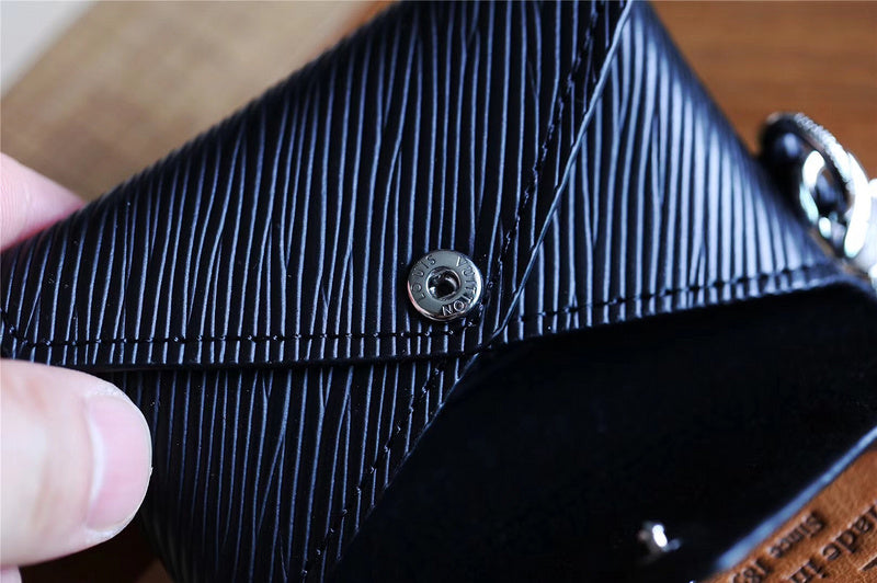Fan Fashion Lu-Vi bags - 9330