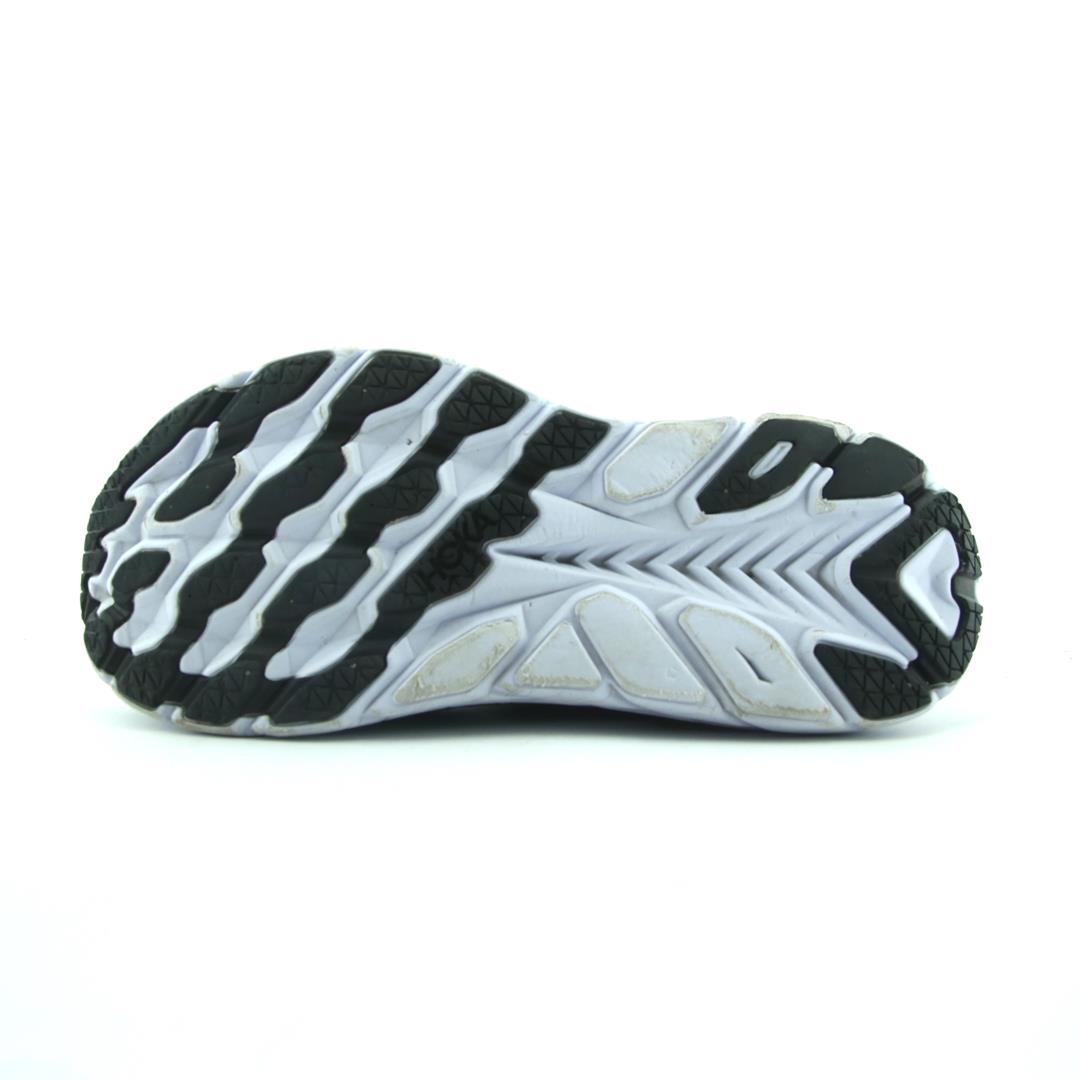 HOKA ONE ONE CLIFTON 8