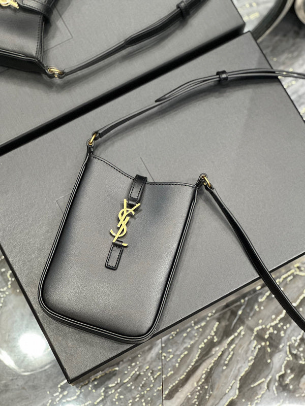 Amelia - YSL Bag - 4000