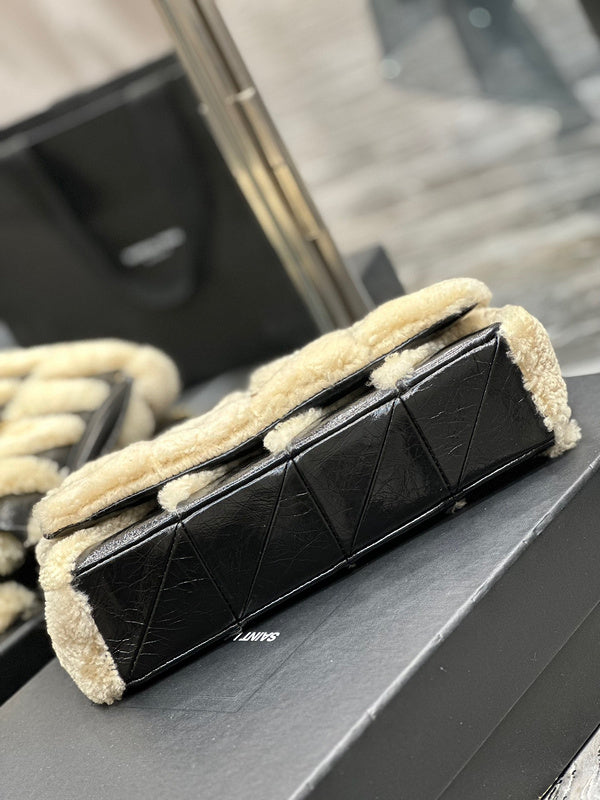 Amelia - YSL Bag - 3926
