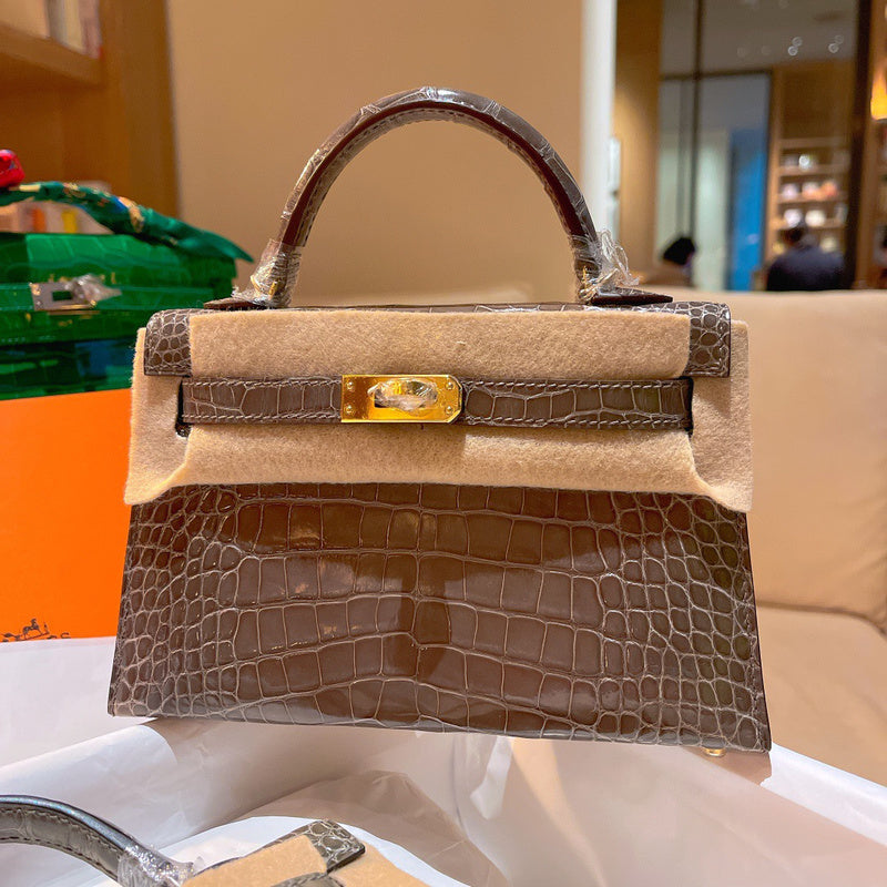 Amelia - HMS Bags - 1817