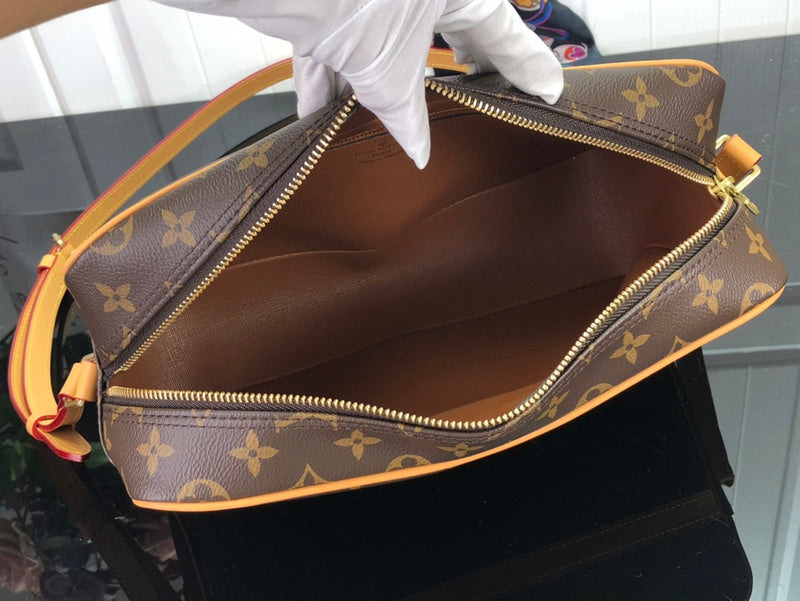 Fan Fashion Lu-Vi bags - 17356