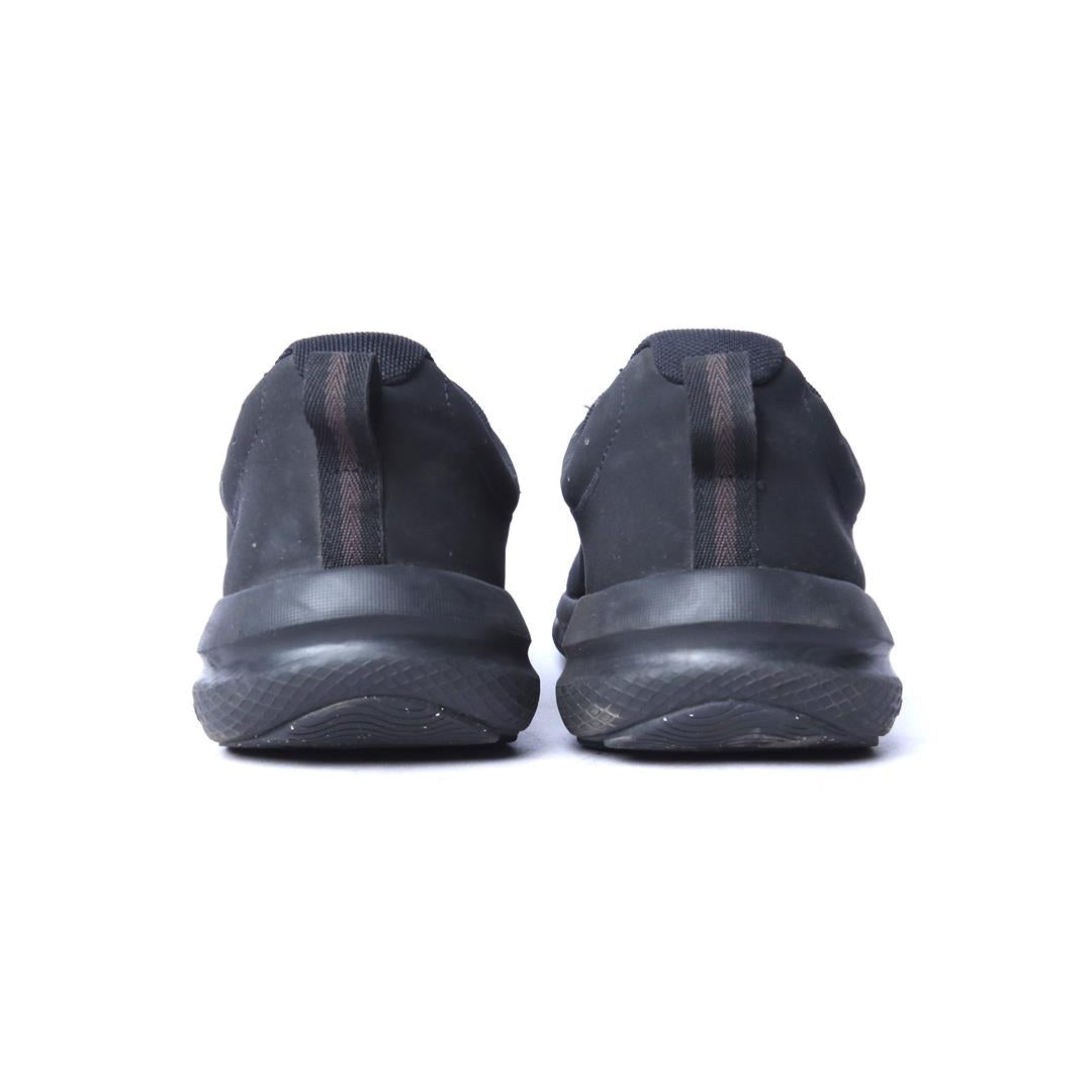 UNDER ARMOUR CHARGED ASSERT 10