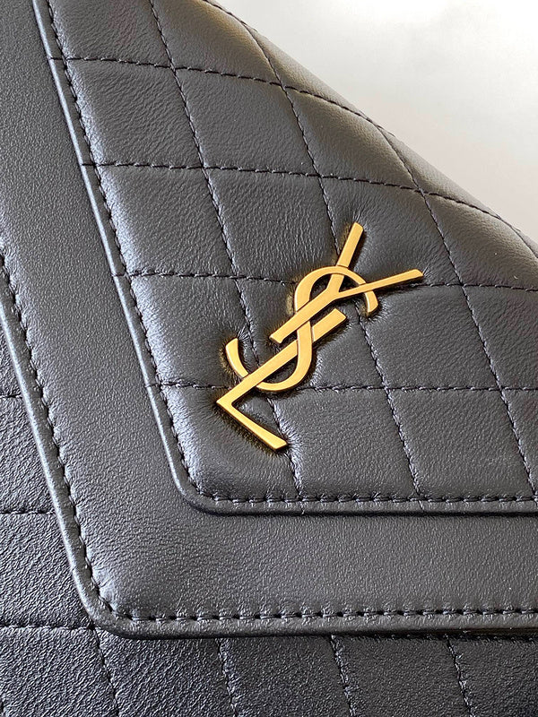 Amelia - YSL Bag - 4178