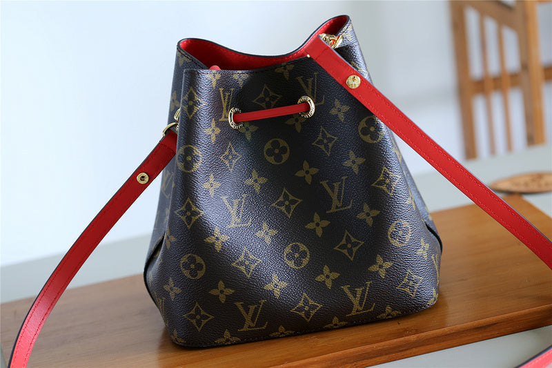 Fan Fashion Lu-Vi bags - 8575
