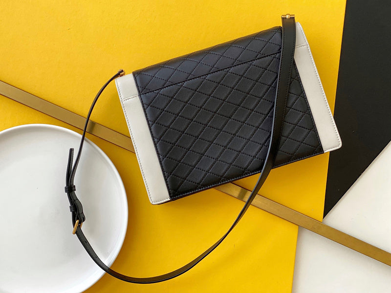 Amelia - YSL Bag - 4172