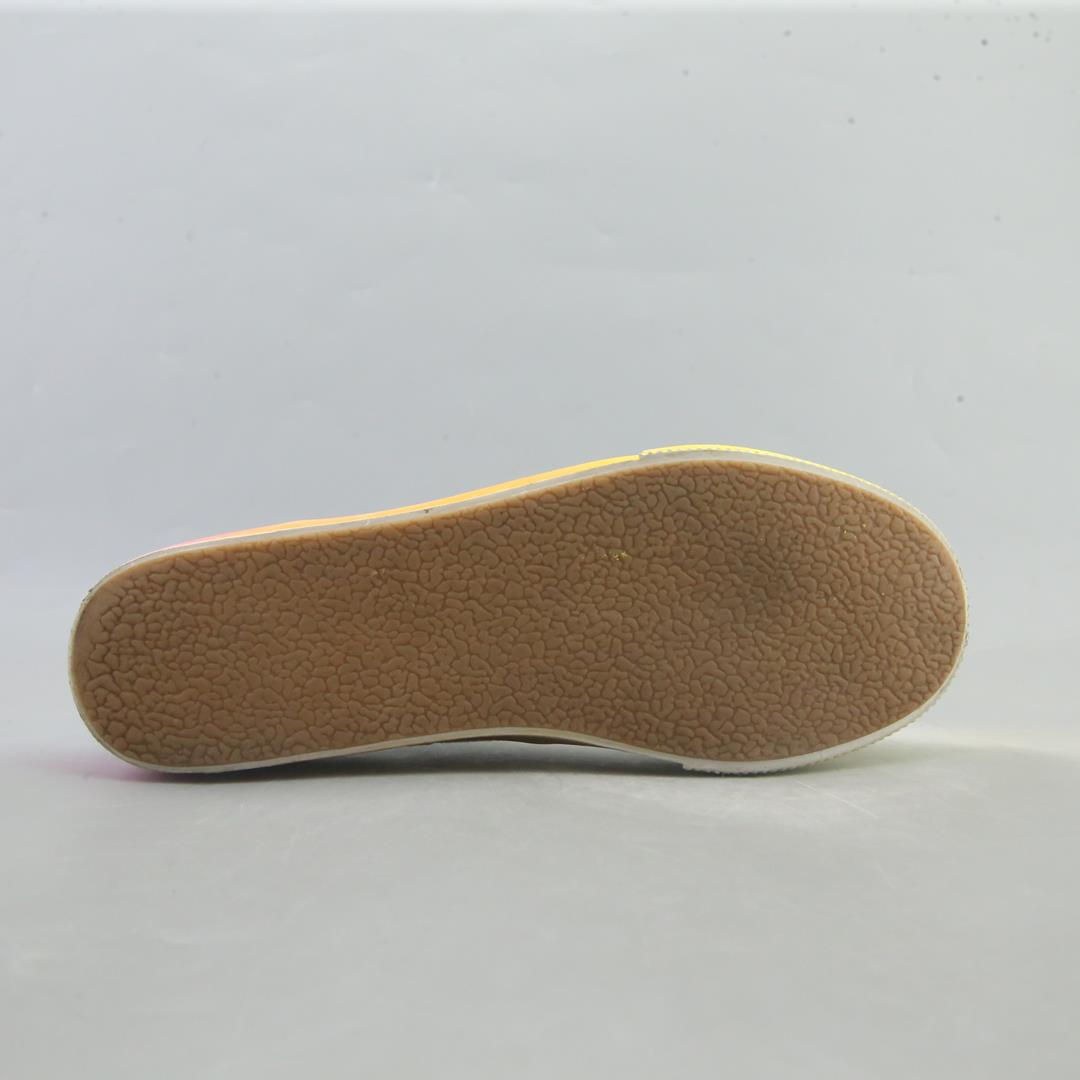 STEVE MADDEN EMMI
