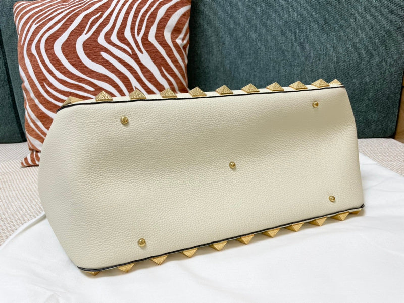 VAL LUXURY BAGS - FOR FASHION LOVERS  AFFORDABLE LUXURY BAGS- 1520