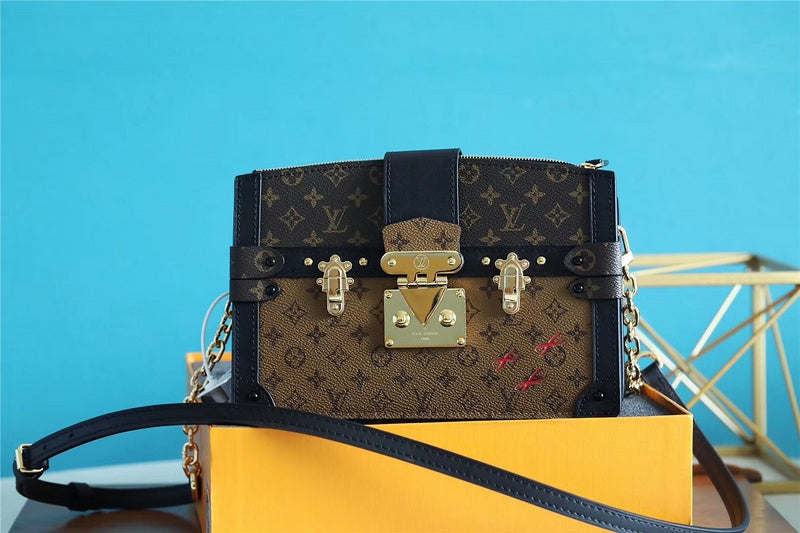 Fan Fashion Lu-Vi bags - 8200