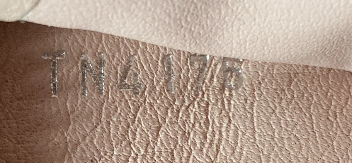 Louis Vuitton Zippy Wallet Mahina