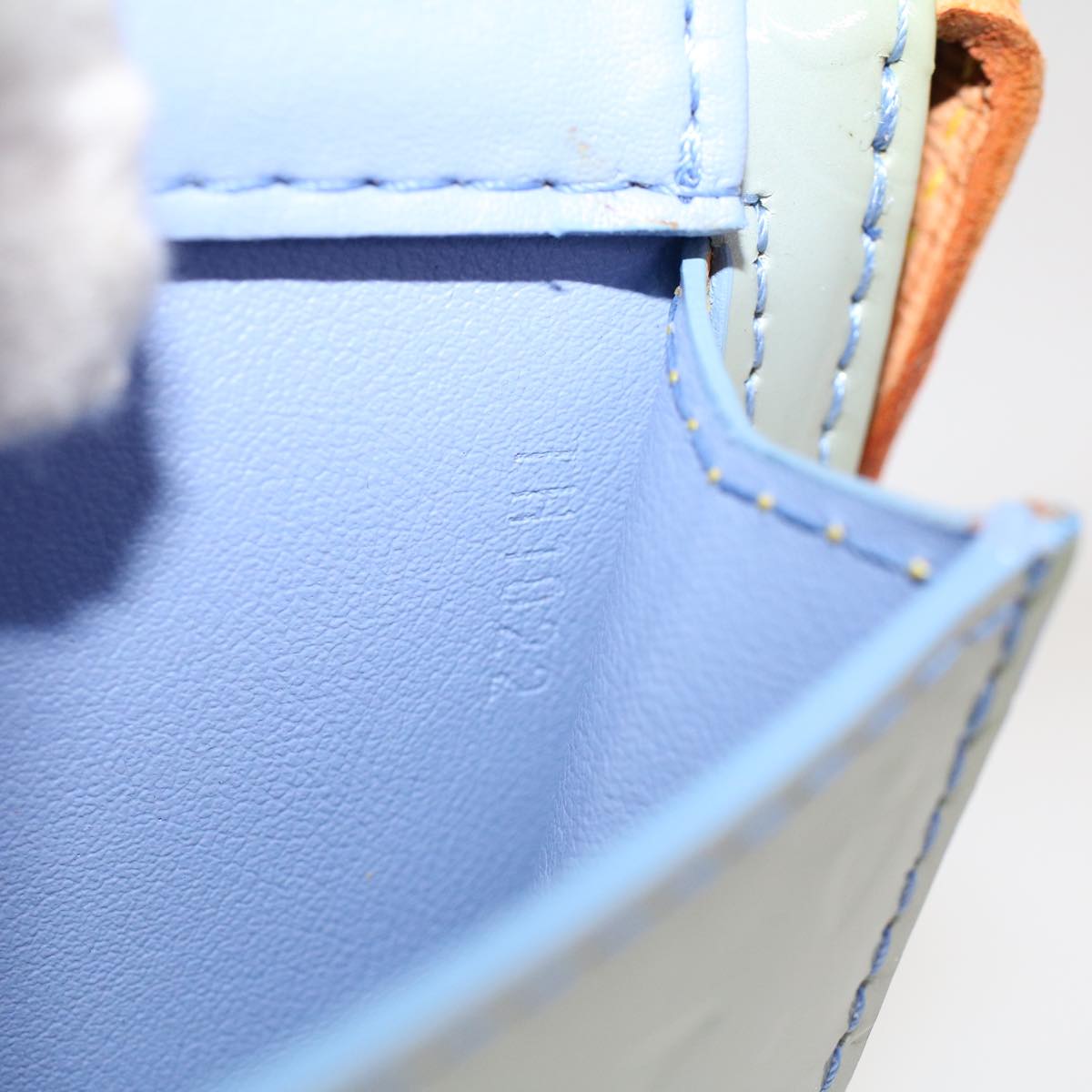 Louis Vuitton Vernis Motto Pouch Lavande