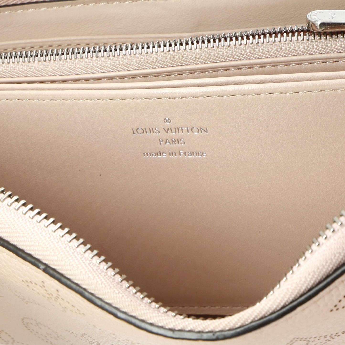 Louis Vuitton Zippy Wallet Mahina