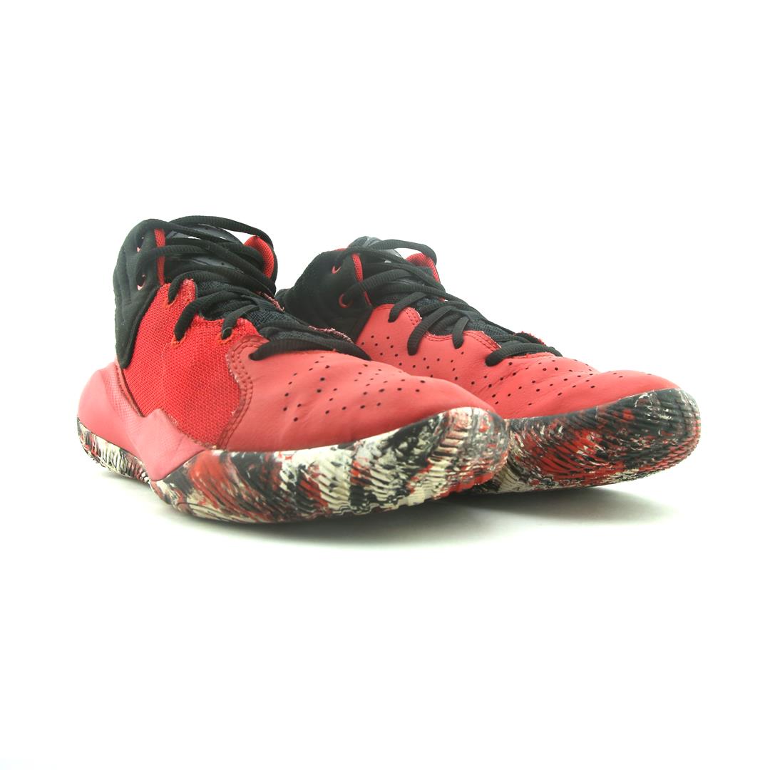 UNDER ARMOUR  JET 21